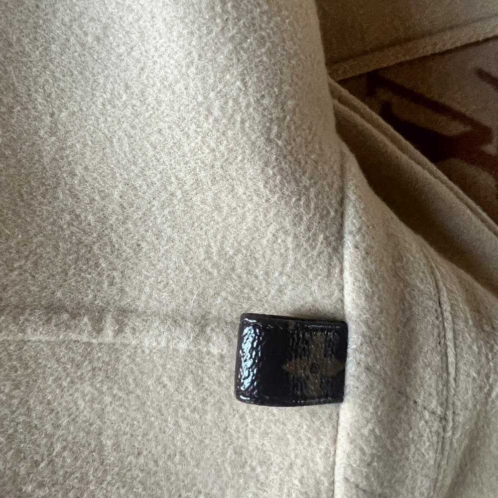 Louis Vuitton Beige Camel Wool wrap coat $7500 retail - Picture 5 of 8